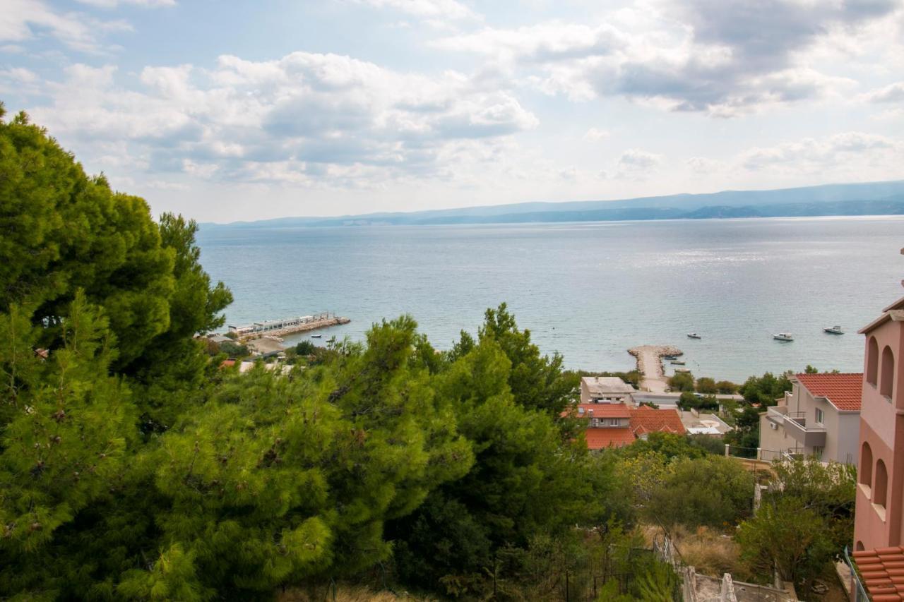 Apartment Becica Omis Exterior photo